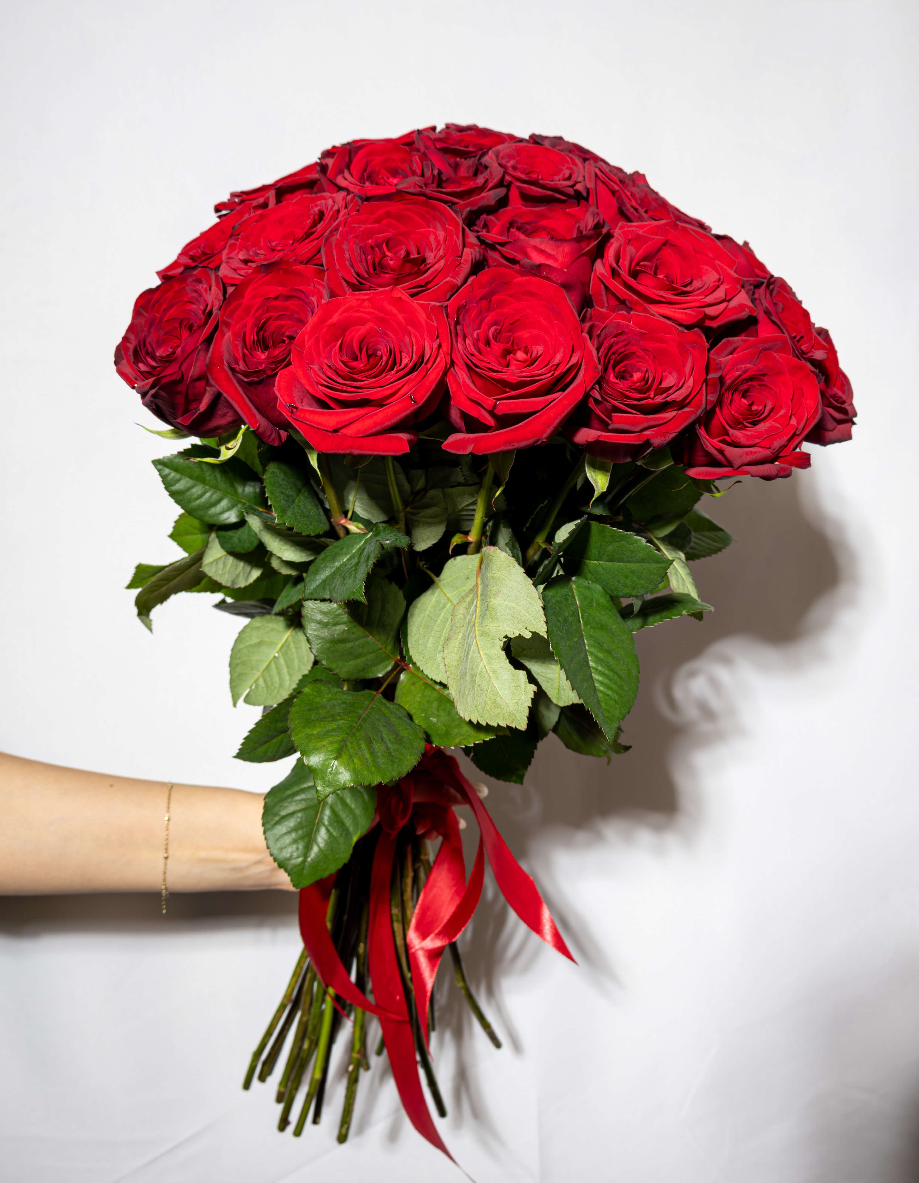 Թավշյա Կարմիր Վարդերի Փունջ - Image 1 of 3 | Flowers Theory