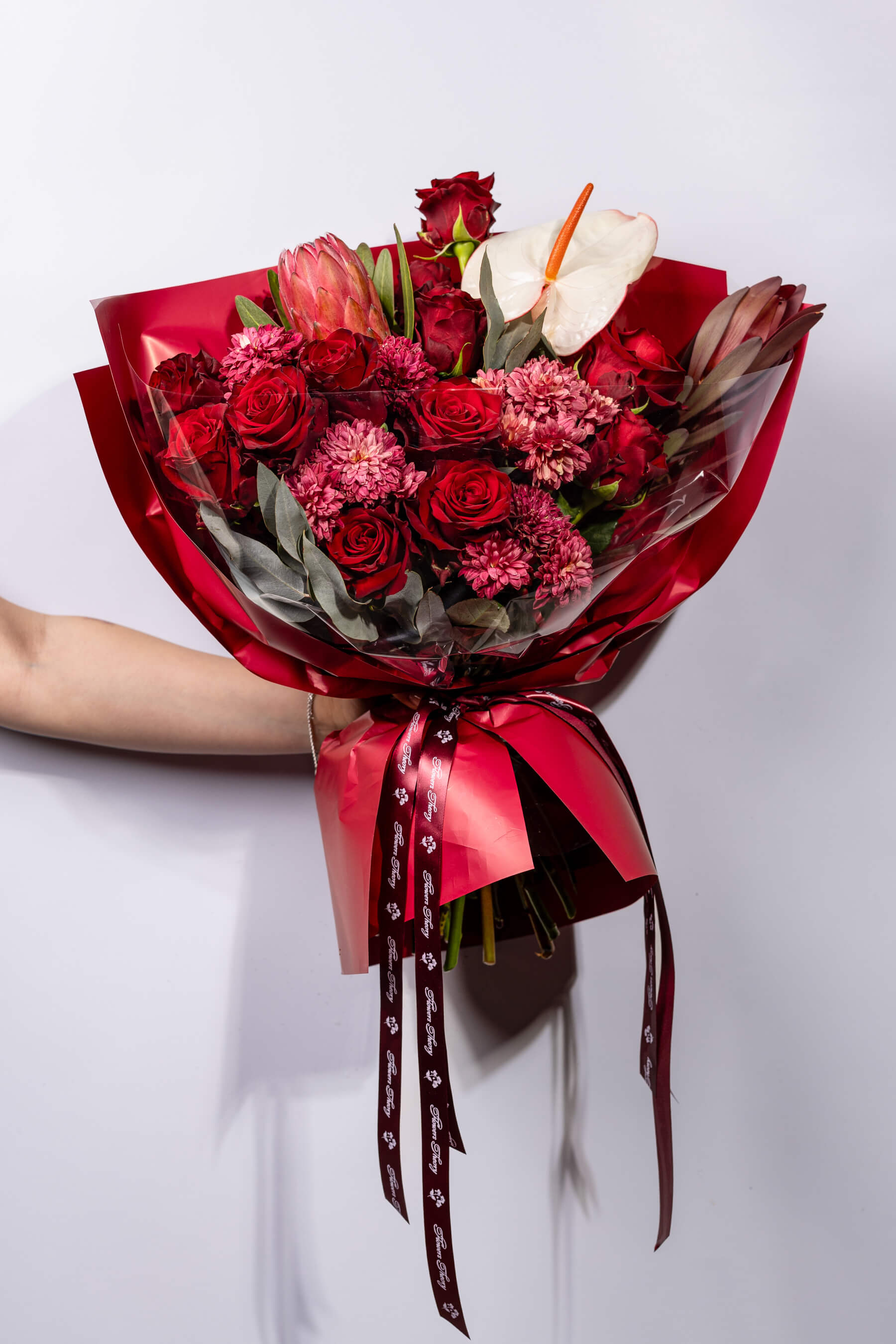Bold Red Bouquet – Վարդեր, Պրոտեա, Անթուրիում, Քրիզանթեմներ - Image 1 of 2 | Flowers Theory