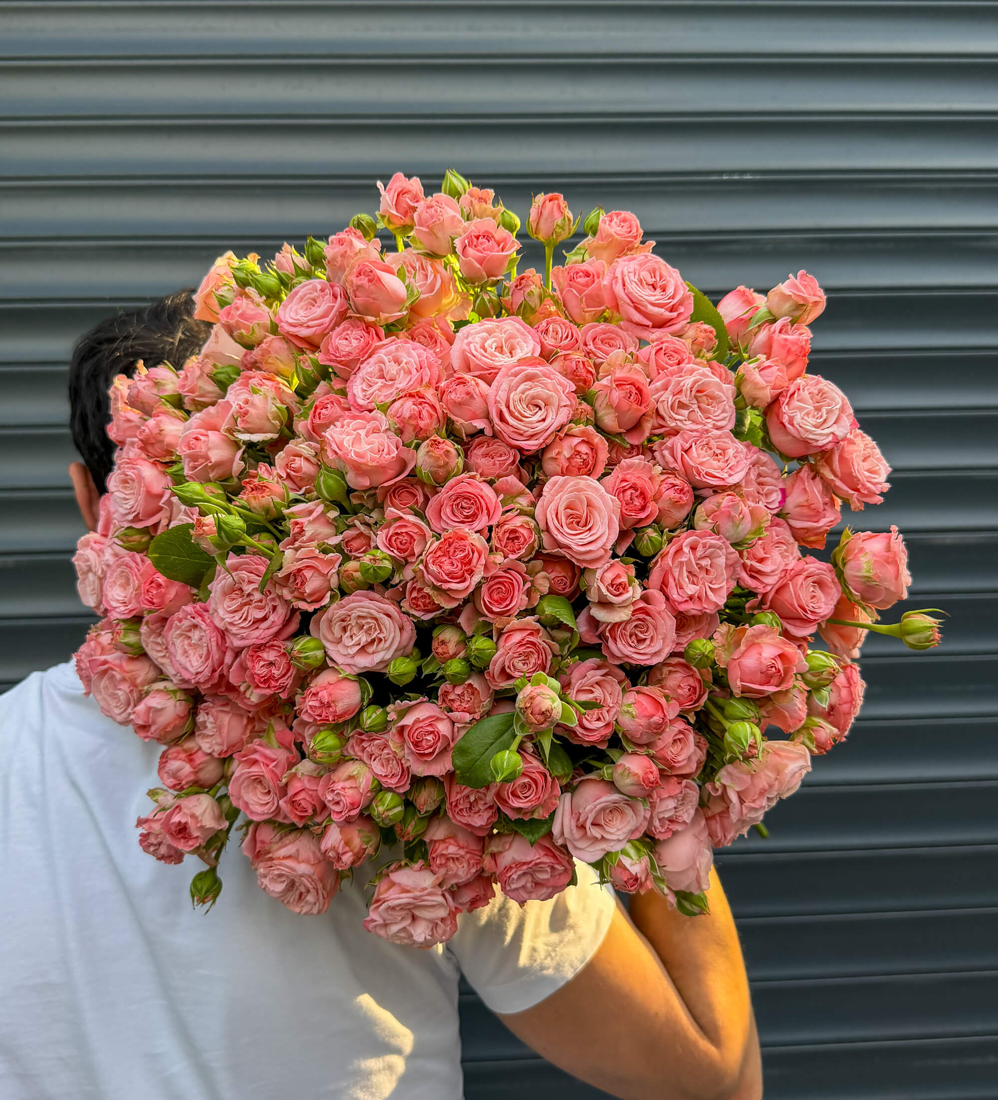 Pink roses in a large and delicate beautiful bouquet - Fresh flowers Yerevan | Flowers Theory