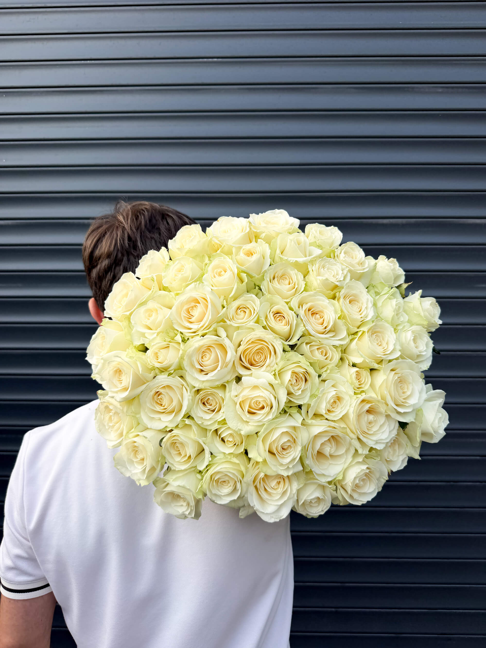 51 белая роза 90 см - Большой букет для любимой - Image 1 of 3 | Flowers Theory